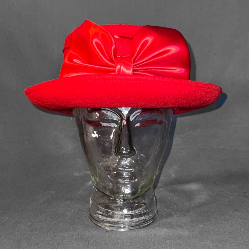Reversible Red Hat - Picture 4 of 10